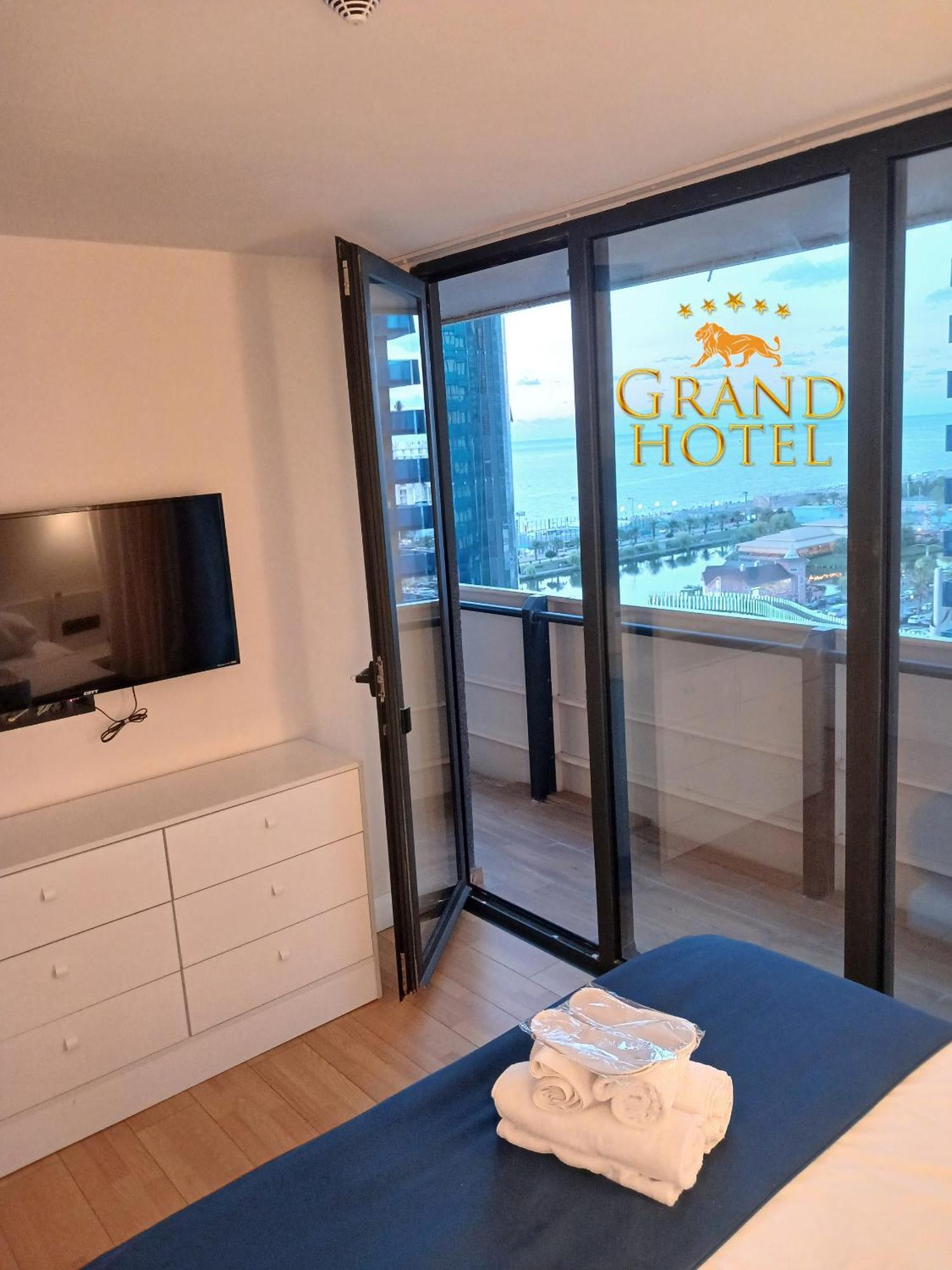 Grand Hotel ☆ Orbi City Batumi Exterior foto