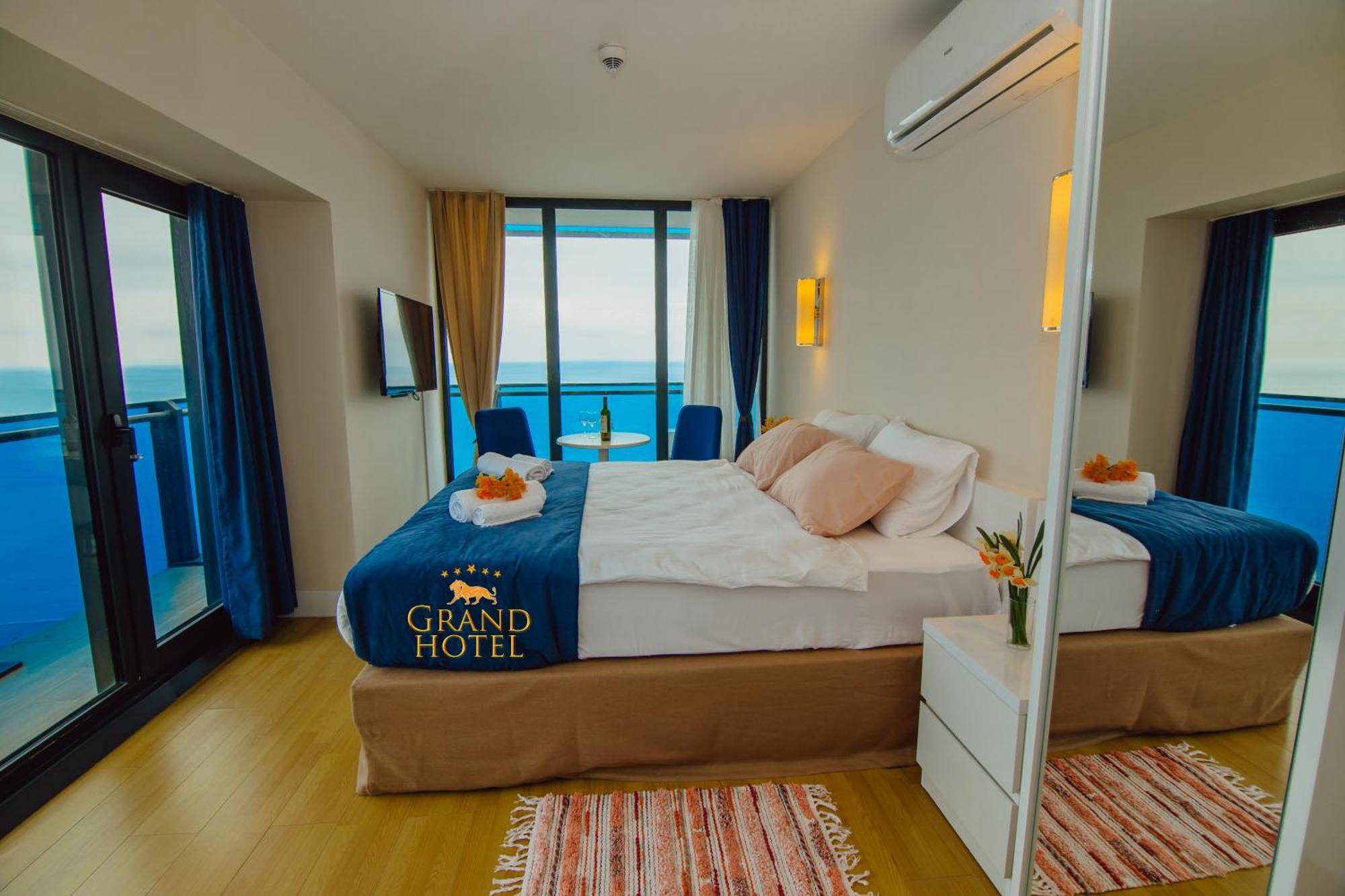 Grand Hotel ☆ Orbi City Batumi Exterior foto